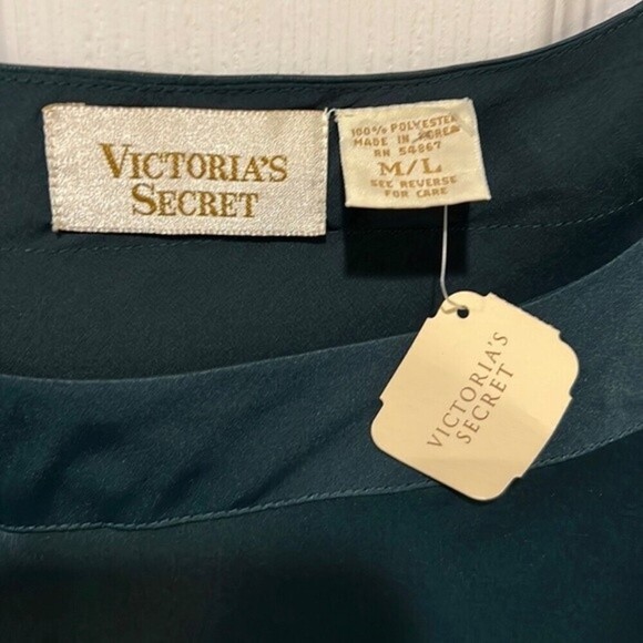 Vintage gold label Victoria Secret Hunter green satin night shirt NWT - Picture 3 of 6